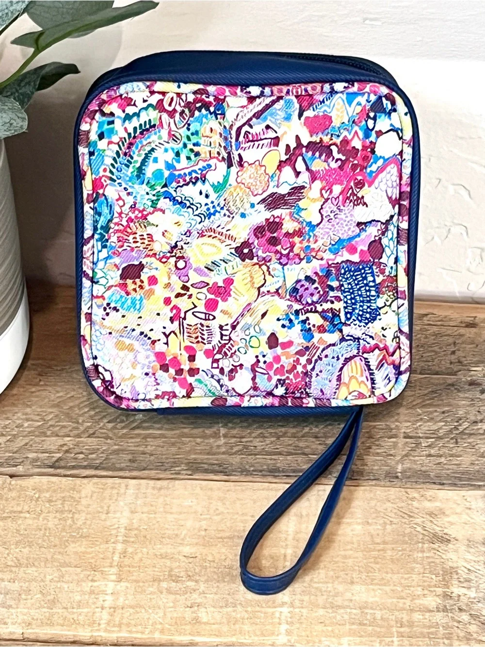 LATAM Airlines Ana Bonamico Business Class Amenity Abstract Art Travel Pouch